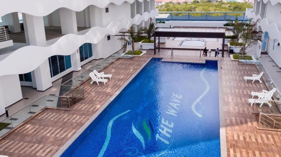 The Wave 2br Seaview - High Floor L Unifi Apartment
