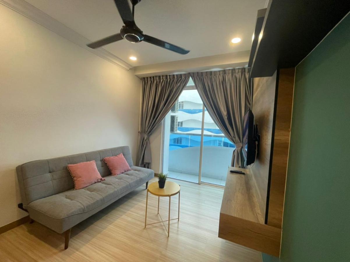 The Wave 2br Seaview - High Floor L Unifi Apartment