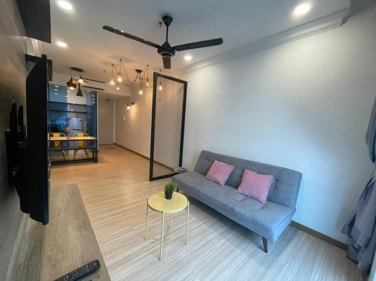 The Wave 2br Seaview - High Floor L Unifi