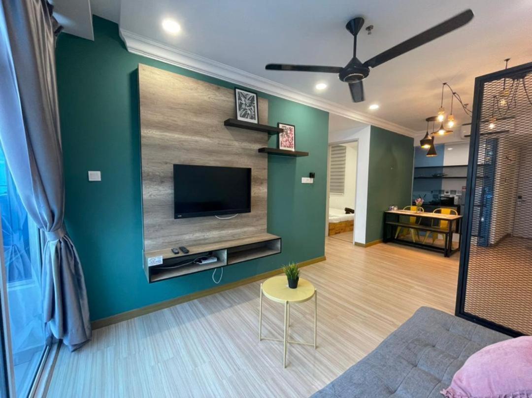 The Wave 2br Seaview - High Floor L Unifi Apartment